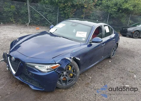 2021 Alfa Romeo Giulia Awd z USA, uszkodzony, nr VIN ZARFANAN1M7642888